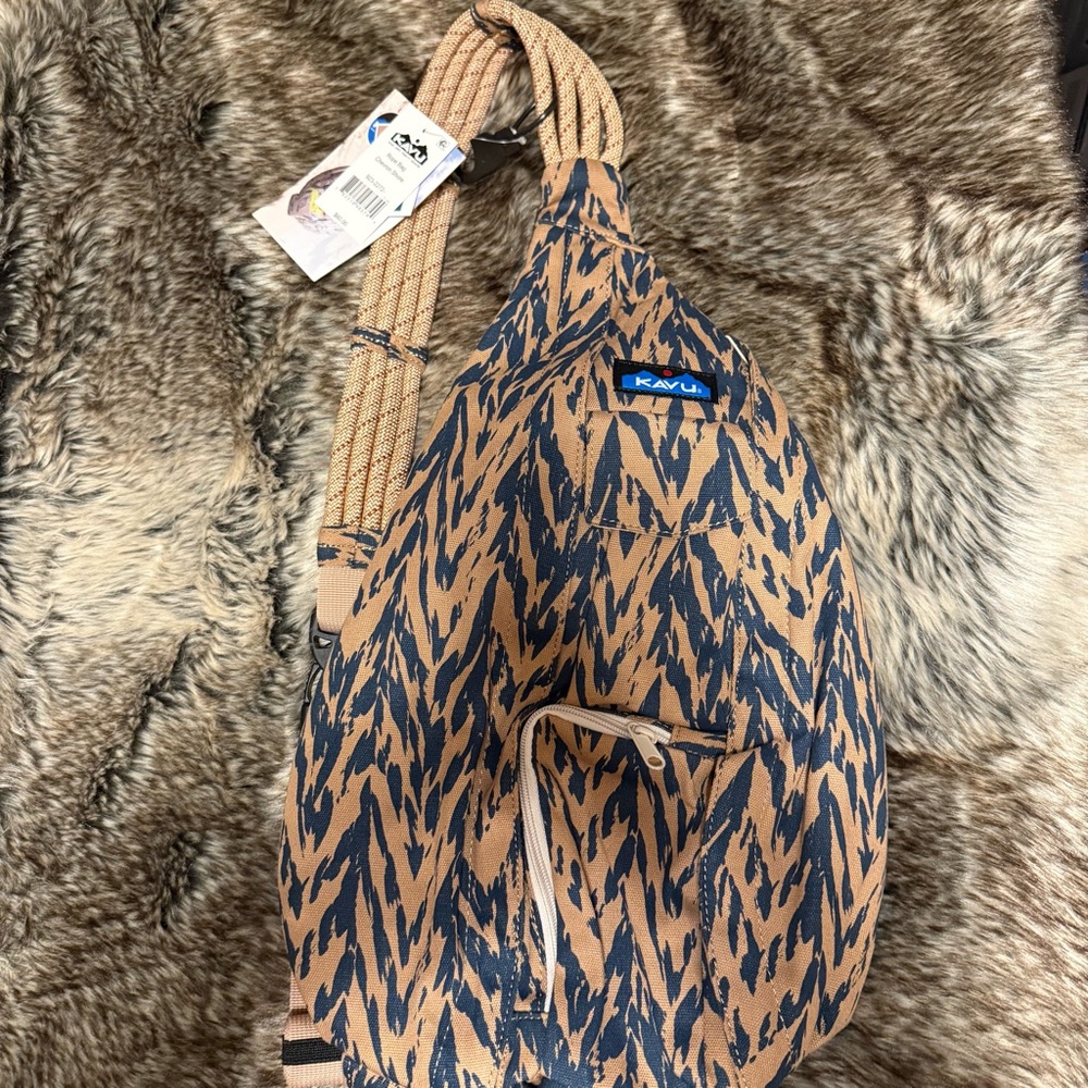 KAVU Chevron Shore Rope Bag - Picture 3 of 7